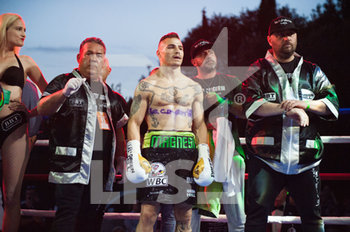 2019-06-21 - Michael Magnesi col suo team - TITOLO INTERNAZIONALE WBC PESI SUPERPIUMA - LOPEZ VS MAGNESI - BOXING - CONTACT